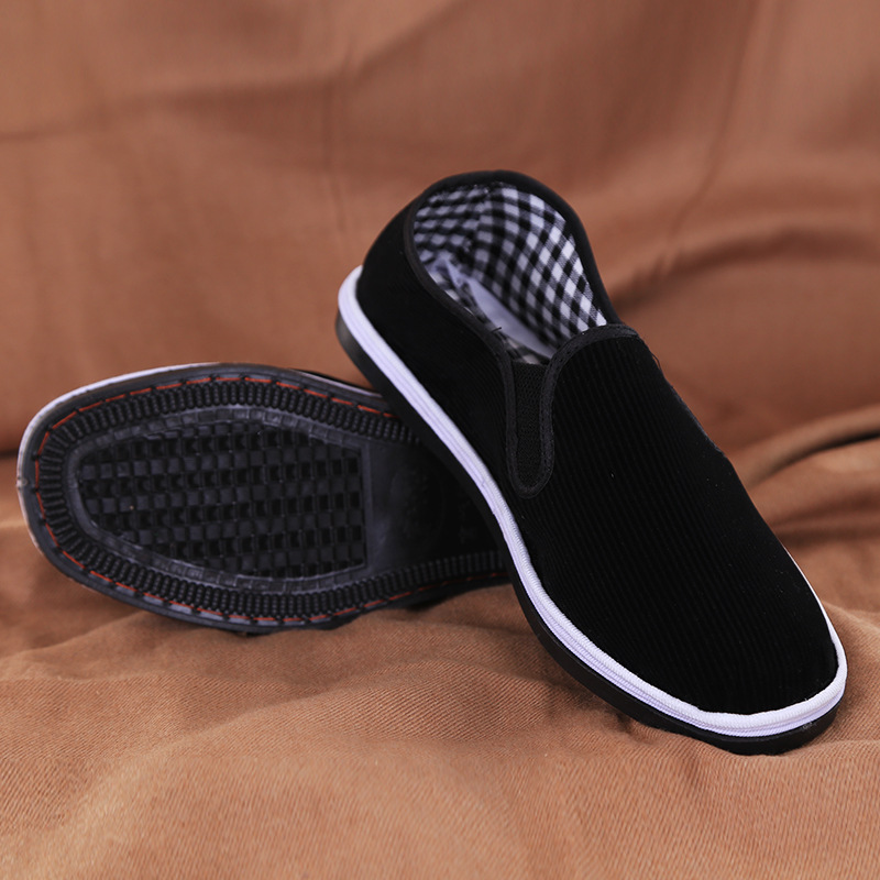 Old Beijing men's black cloth shoe manufacturer wholesale and thick bottom men's breathable comfort cloth shoes